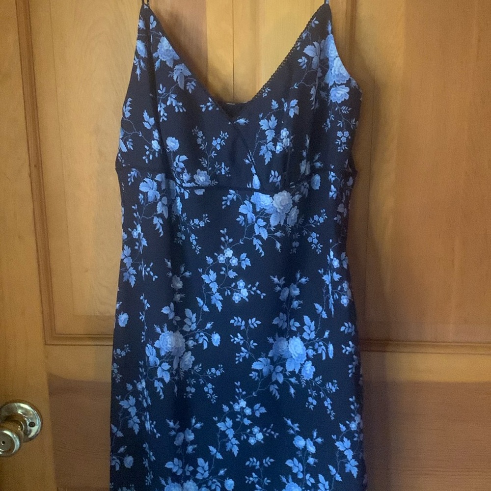 pretty  blue dresss with flowers design  shoulder straps size10